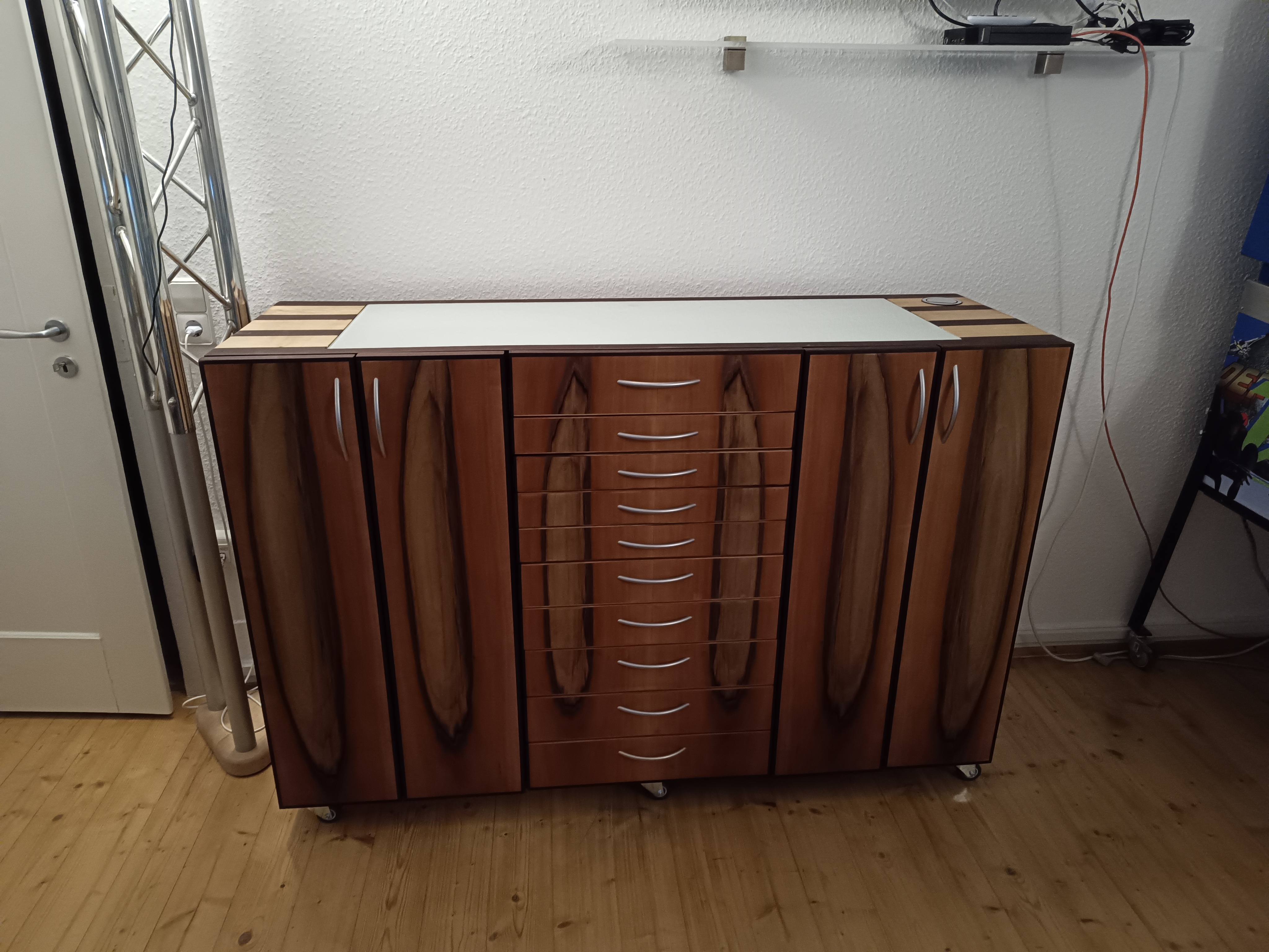 Sideboard geschlossen